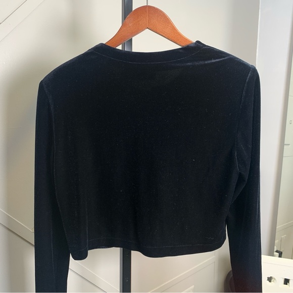 Black Velvet Long Sleeve Cropped Cardigan Sweater Size Medium - Picture 7 of 10